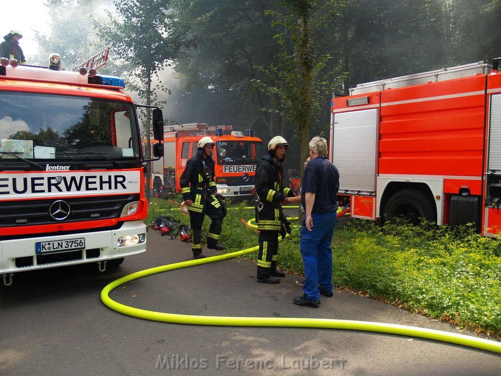 Brand Schuetzenhof Neusser Landstr P5439.JPG